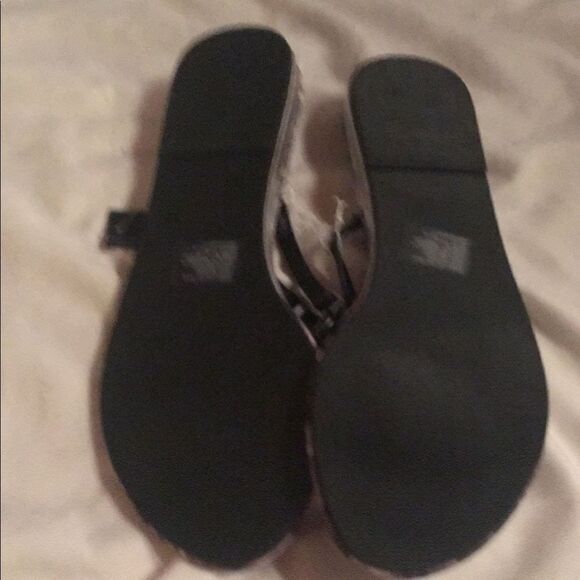 Apt. 9 Purple Floral Sandals NWT Size 9–10 Jeweled Strap Flip Flops - Picture 2 of 2